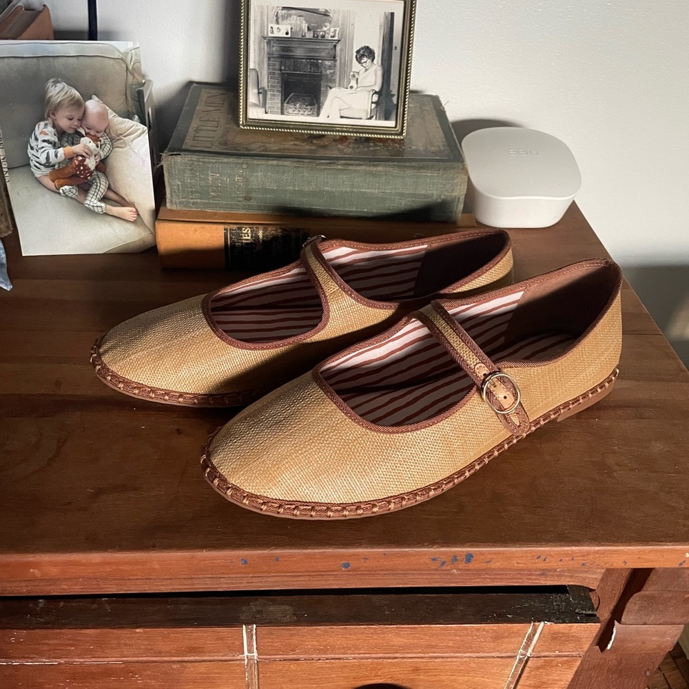 Chelsea & Violet Tan Flats with Brown Trim